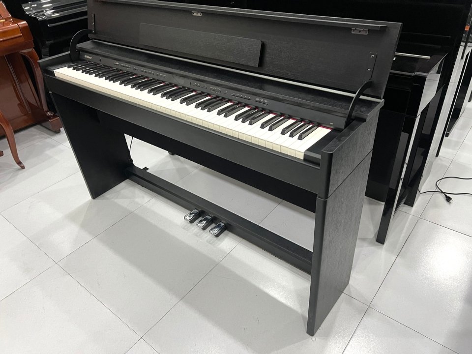 Cận cảnh ROLAND DP-603 CBS (New) tại Piano House